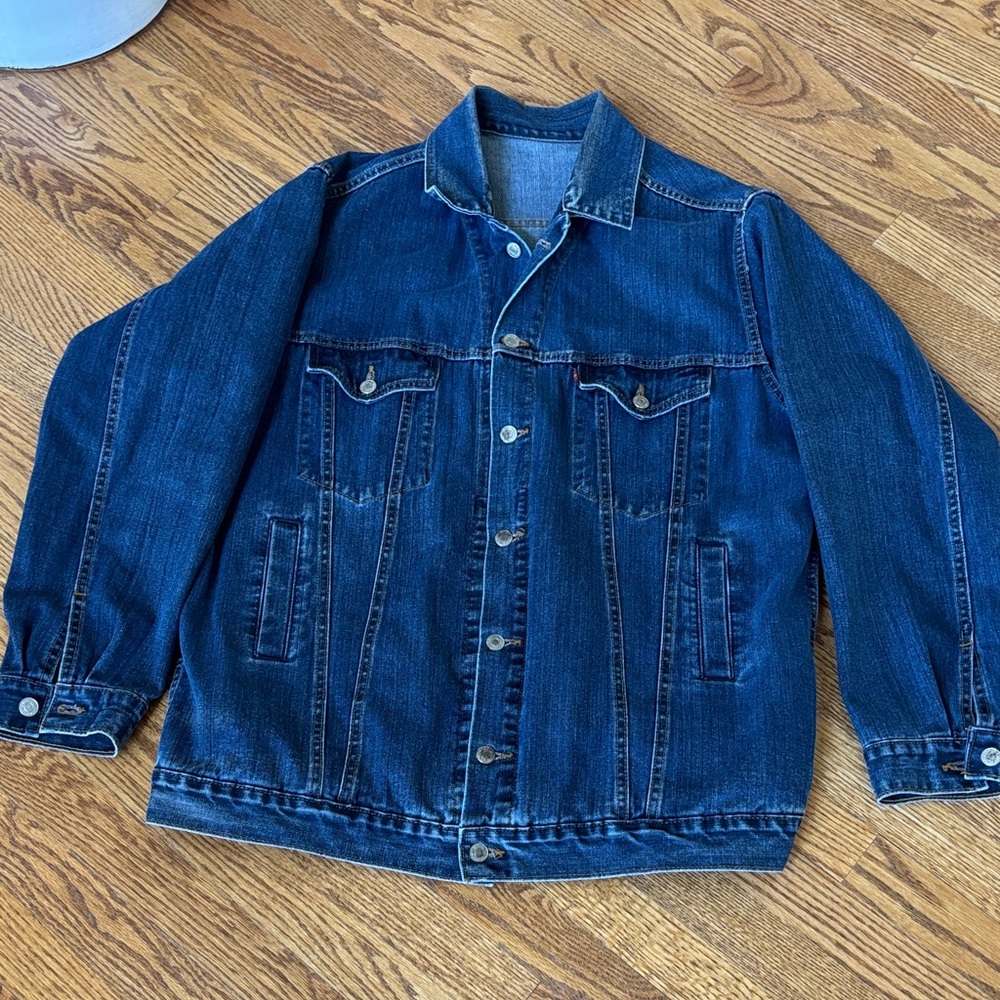 Men's Dark Blue Denim Jacket - Levi’s Classic Trucker Style
